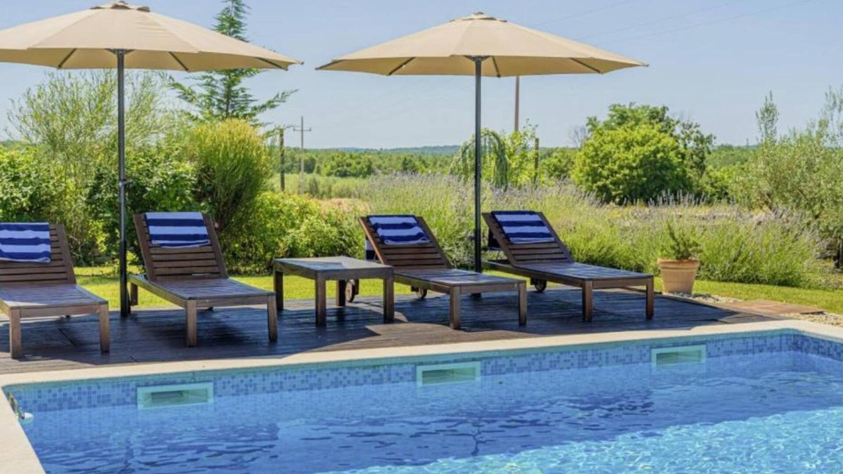 Mofardini House | Poolside Grand Retreat Villa