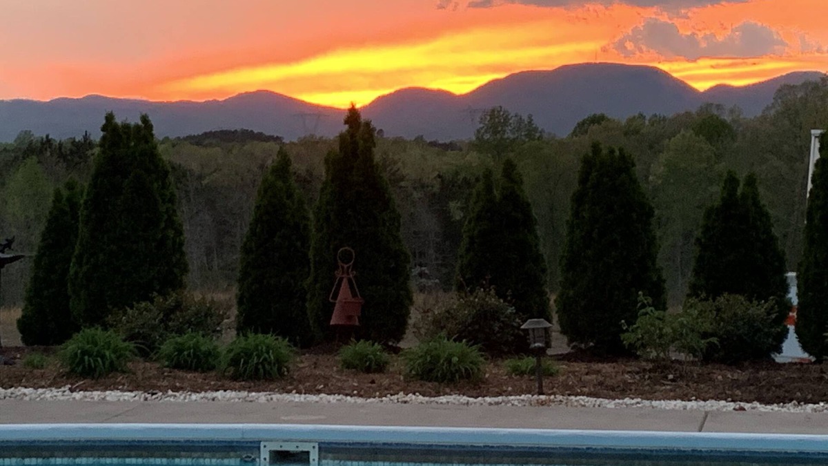 Campobello House | Poolside Mountain Views and Outdoor Living
