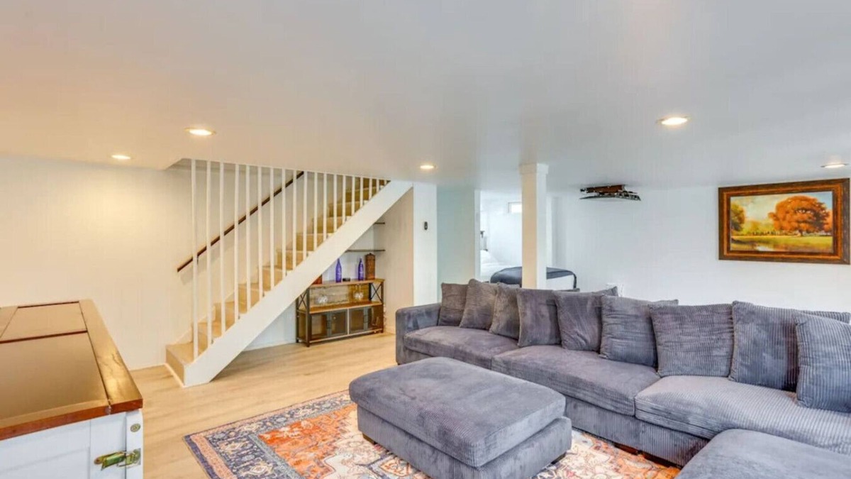 Lewisburg House | Poolside Oasis close to Bucknell