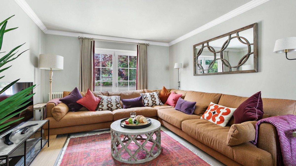 Budleigh Salterton House | Poplar Cottage - a cottage that sleeps 6 guests in 3 bedrooms