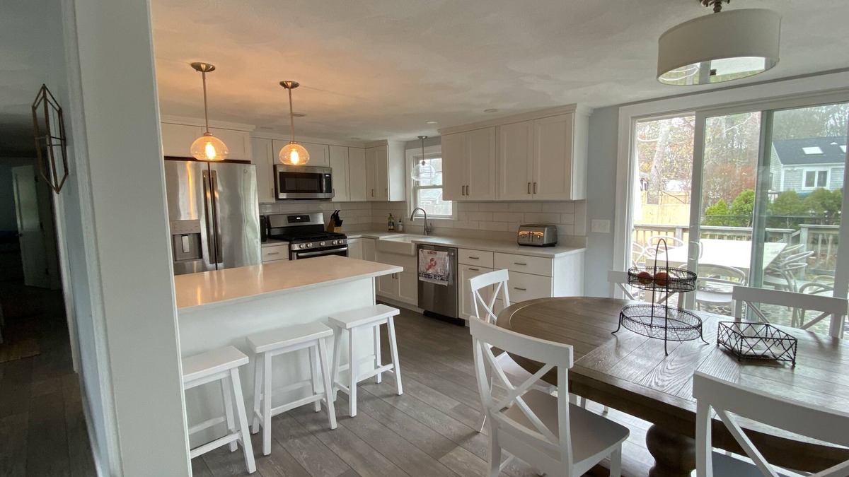 Popponesset House | Popponesset modern beach house 6 minute walk to private beach (plenty of beds)!