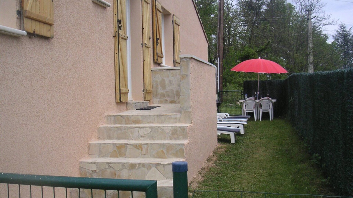 Banne Villa | Poppy gîte in quiet Southern Ardèche
