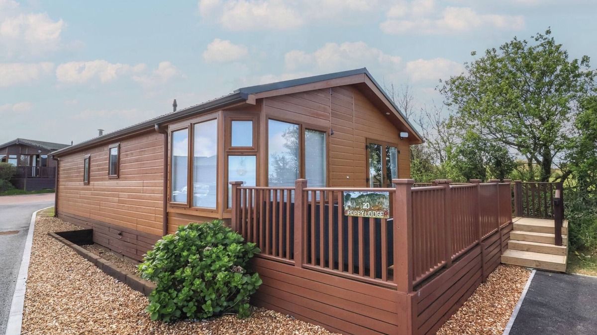 Mullacott Cottage | POPPY LODGE, family friendly, with a garden in Mullacott, Ilfracombe