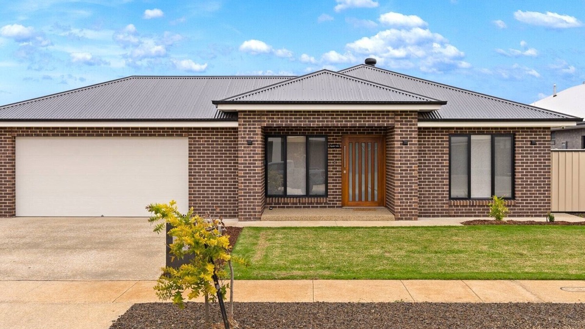 Kialla House | Popular Luxury Villa Kialla Shepparton