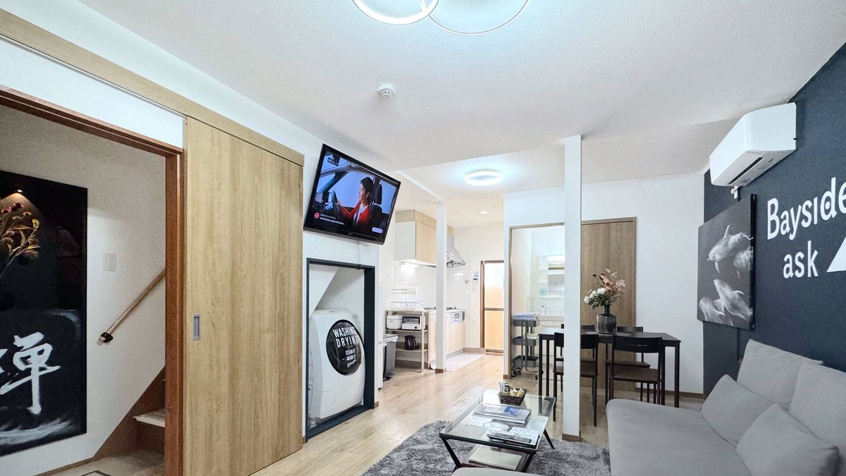 Minato House | Popular Osaka Bay Area】 10 minutes to USJ by boat! 8 minutes to Expo site by train! Kaiyukan and Legoland are a 6-minute walk away! Limousine bus stop to Kansai Airport nearby!