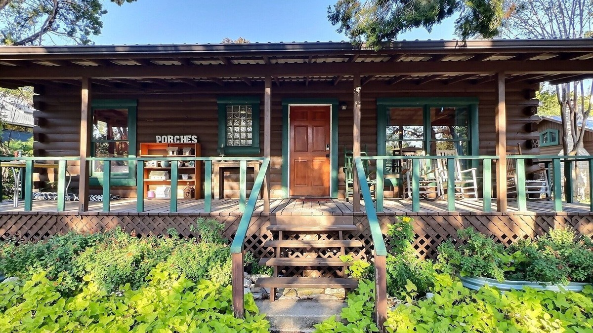 Leander Cabin | Porches *Cozy Log Cabin* neasy walk to Lake Travis