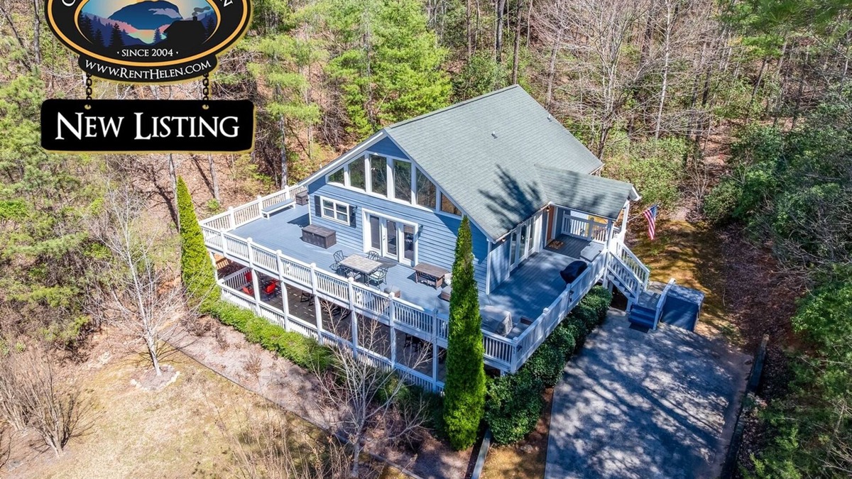 Helen House | Porchside Getaway – Spacious Helen Home with Hot Tub, Game Room & Resort
