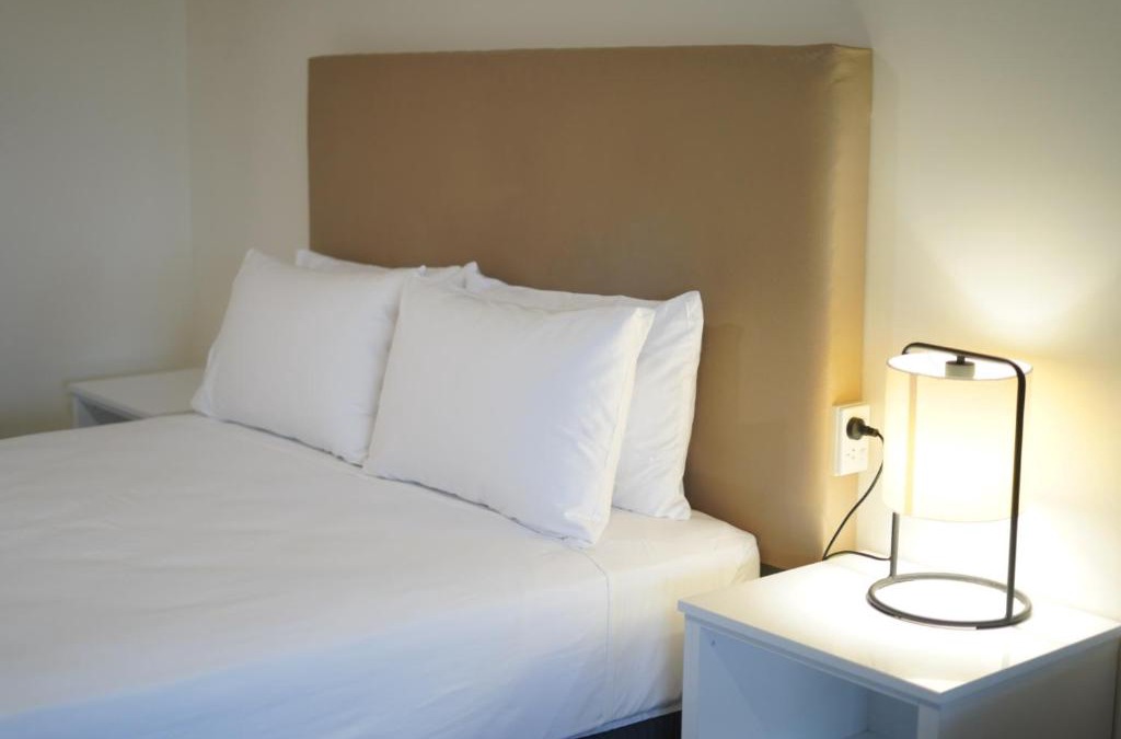 Rockhampton Hotel | Porky's Motel Rockhampton