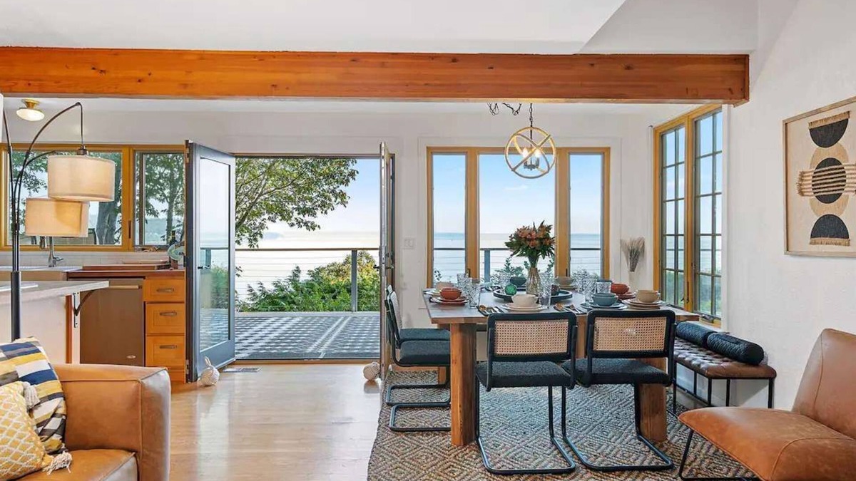 Suquamish House | Porpoise Paradise Waterfront Home w Beach/Hot Tub