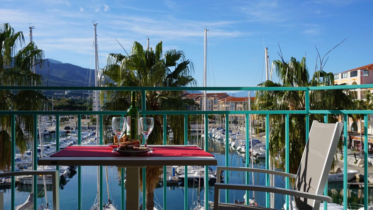 Plage d'Argeles Apartment | Port Argeles: Ideally located – Magnificent view on the Port and the Mountain