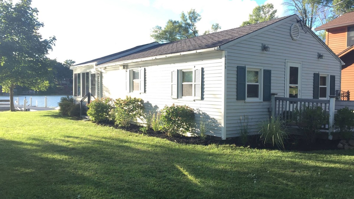 Wolcott Cottage | Port Bay Waterfront Cottage w. Spectacular Views RECENTLY UPDATED