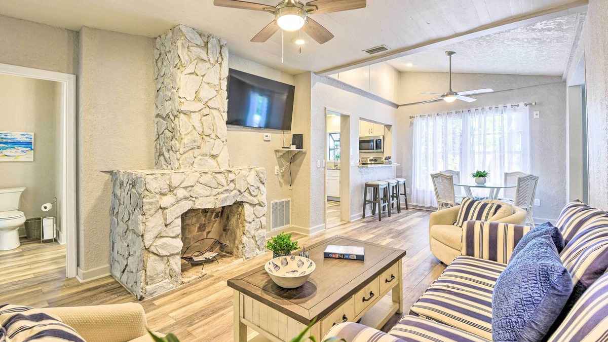 Charlotte Harbor Cottage | Port Charlotte Cottage ~ 3 Mi to Beach Park!