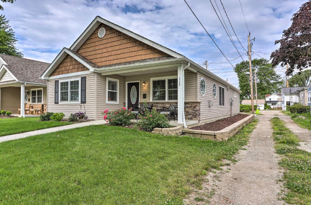 Port Clinton House | Port Clinton Home with Lake Views!