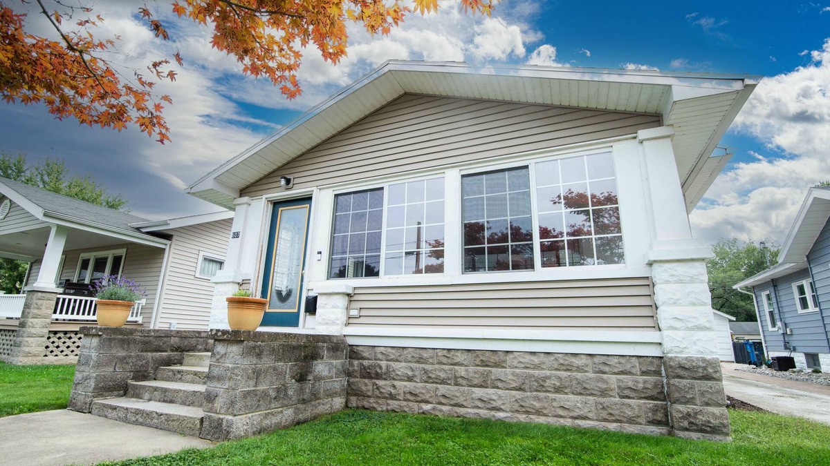 Port Clinton House | Port Clinton Lake House! 10 minute walk to Jet Express and town center