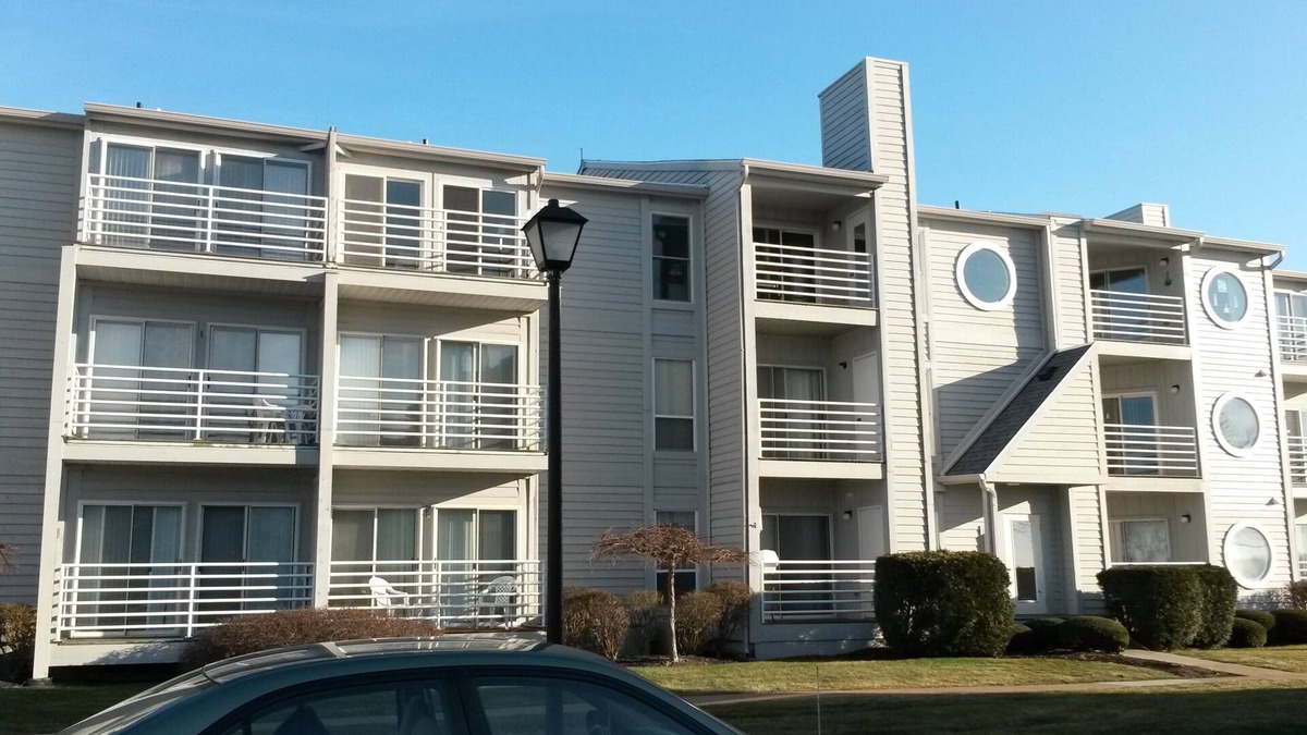 Port Clinton Condo | Port Clinton paradise! 2BR/1 bath condo on Lake Erie with lake and marina view.