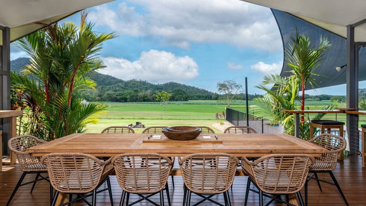 Mowbray House | Port Douglas Valley Magic