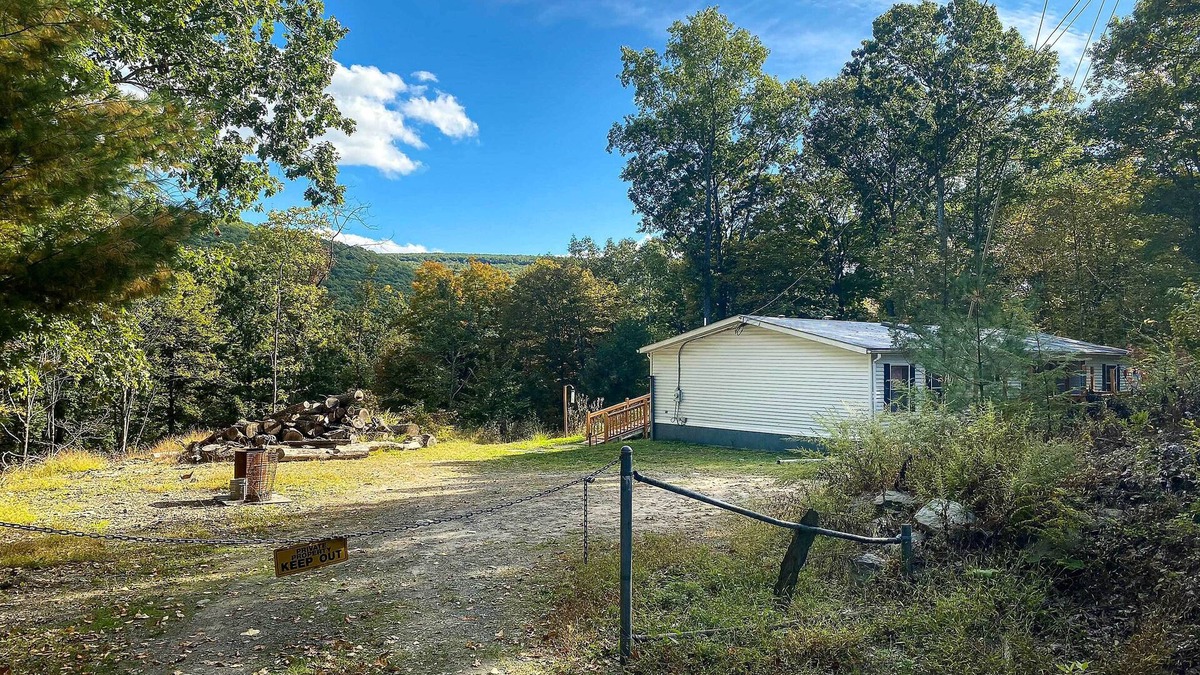 Port Jervis House | Port Jervis Home ~ 8 Acres w/Mountain View!