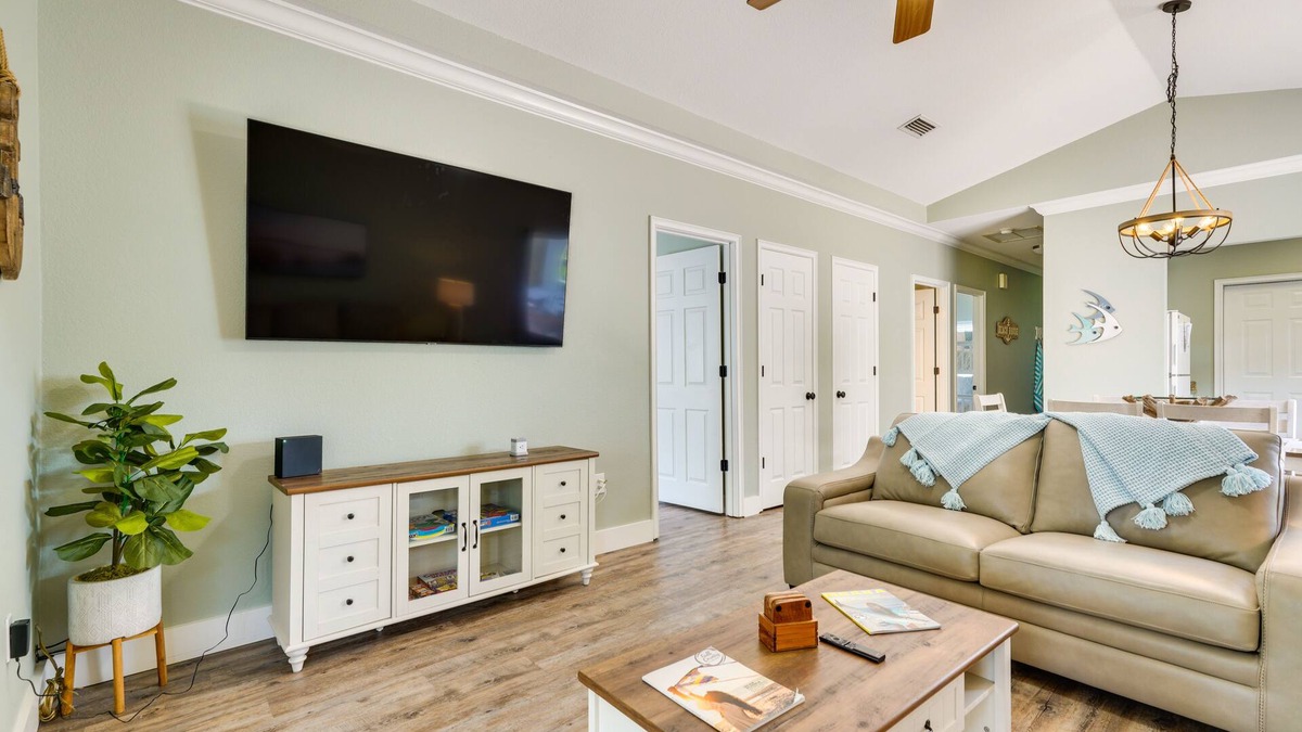 Port St. Joe House | Port St Joe Townhome w/Community Pool + Hot Tub