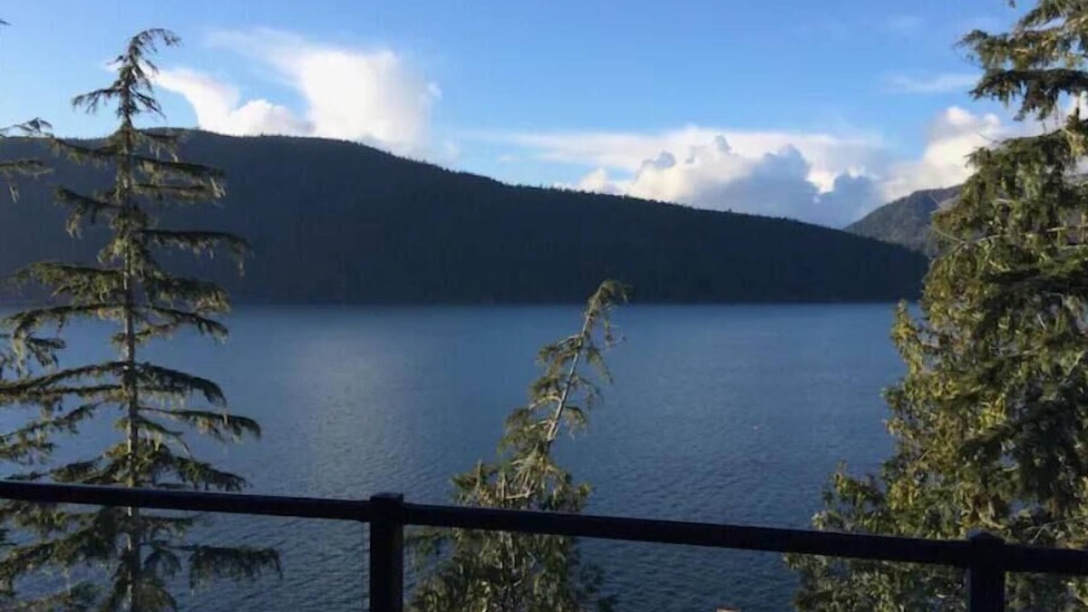 Port Renfrew Cottage | Port to Port