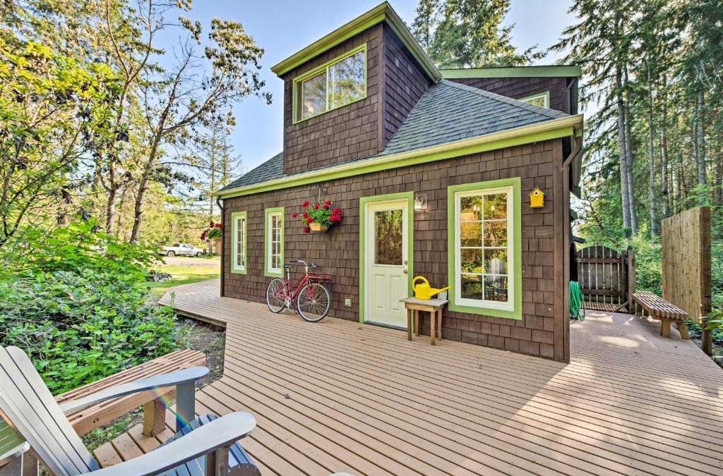 Adelma Beach House | Port Townsend Cottage Near Wineries and Golf