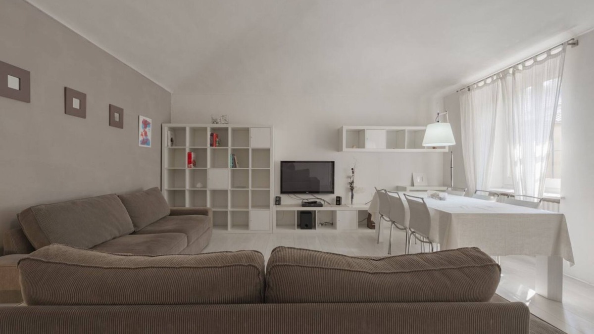 Historic Centre Apartment | Porta Nuova AptX6 with balcony