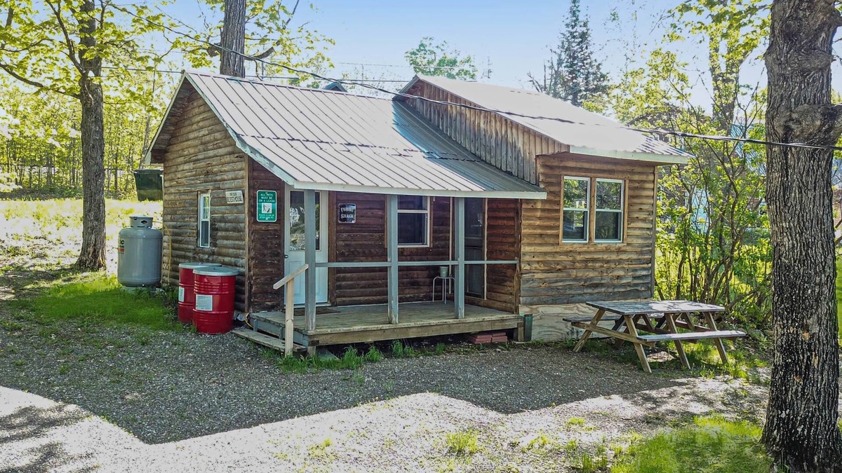 Portage Lake Cabin | Portage Lakeside Cabins, The Fishing Shack