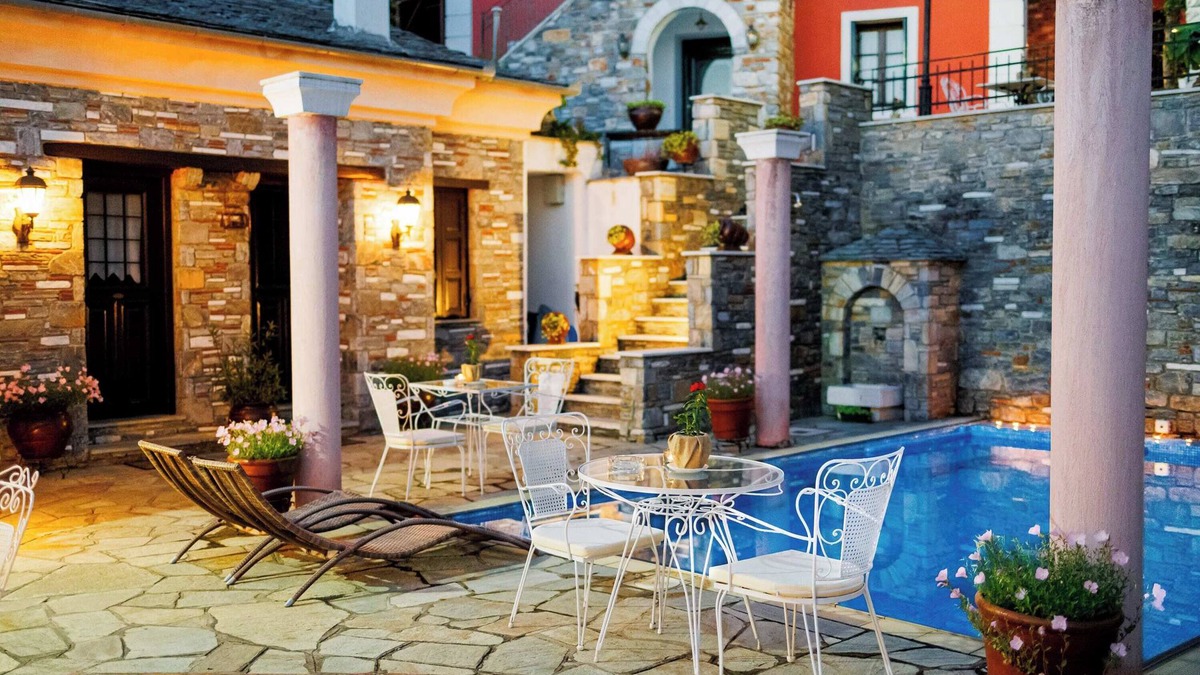 Portaria Bed & Breakfast | Portaria Pool Getaway - Palladio Stone Gem