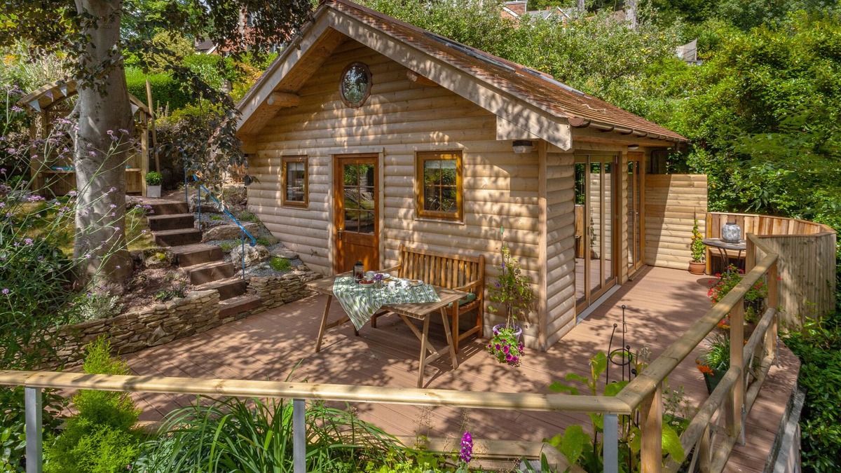 Minehead Cabin | Porthole Log Cabin