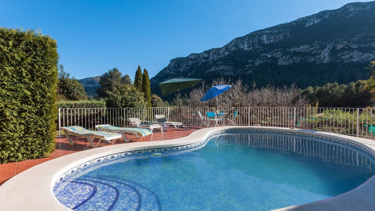 Barig Villa | PORTILET - Great villa with private pool amidst the mountains.