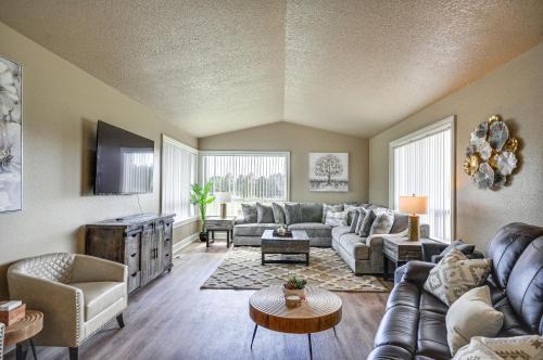 North Plains House | Portland Area Group Getaway Hot Tub and Views!