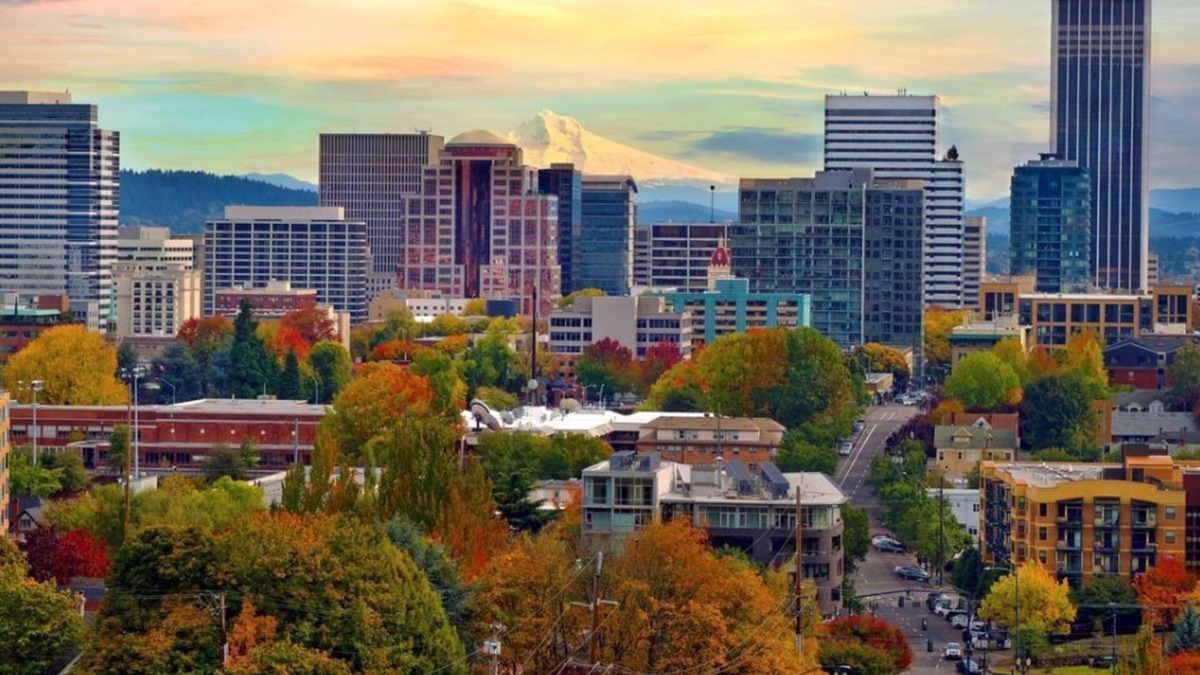 Parkrose House | Portland Getaway! Two Comfy Units, Pool, Gym and Near Attractions