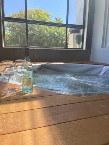 Portland House | Portland sea spa retreat with King bed Free Arcade sleeps 9