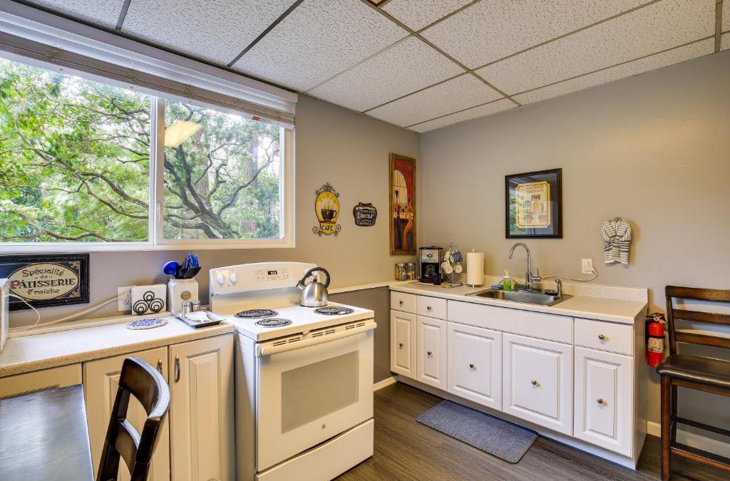 Wilkes East Apartment | Portland Vacation Rental about 11 Miles to Downtown
