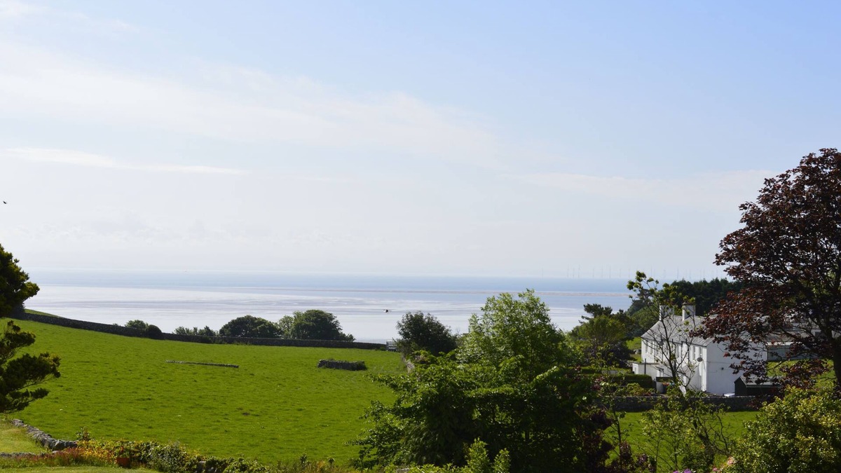 Sandyhills Cottage | Portling View - an apartment that sleeps 6 guests in 3 bedrooms