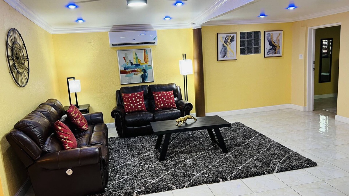 Portmore House | Portmore Villa One
