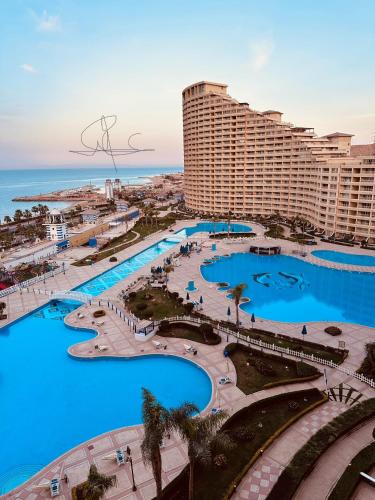 Ras Sudar Ski Chalet | Porto Sokhna pyramids Family Only