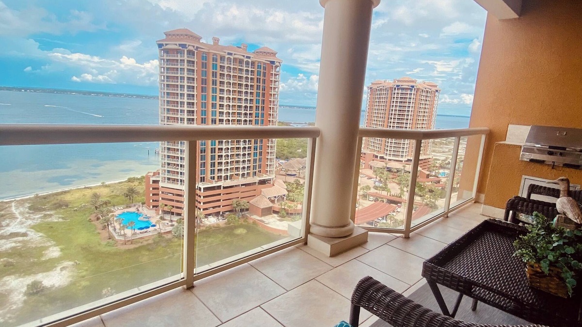 Pensacola Beach Resort | Portofino Pensacola Beach Paradise n2 bedroom 2 1/2 bath dolphin view room