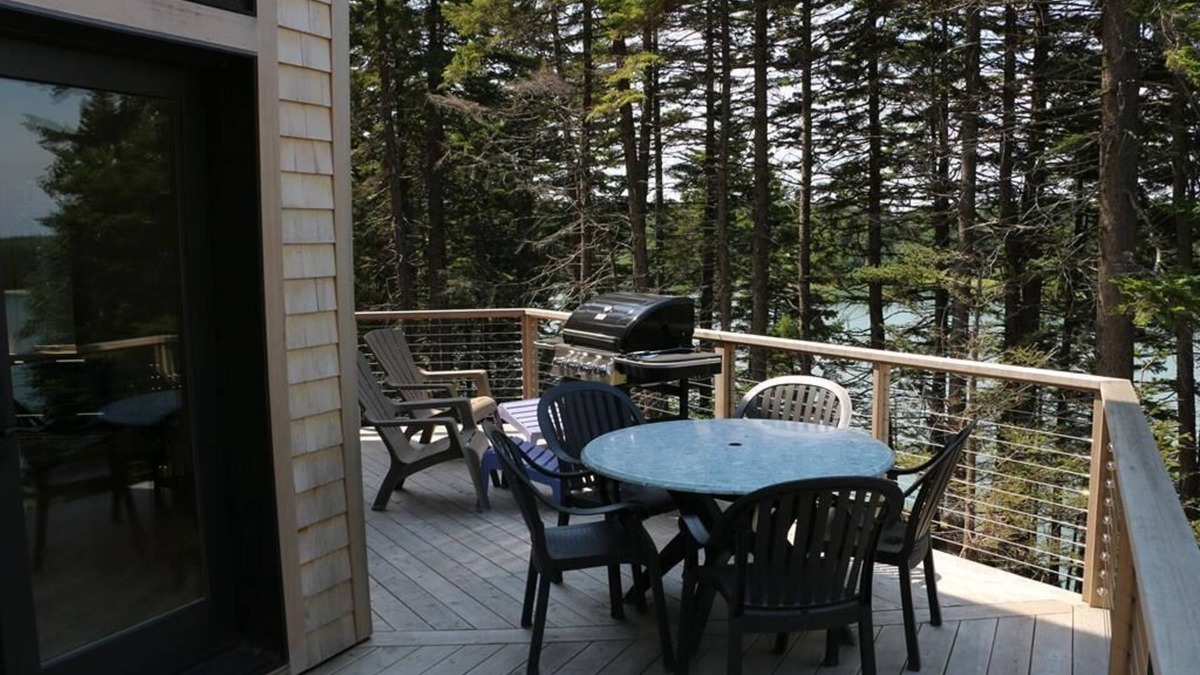Deer Isle Cottage | Poseidon Cottage - A Modern Chalet