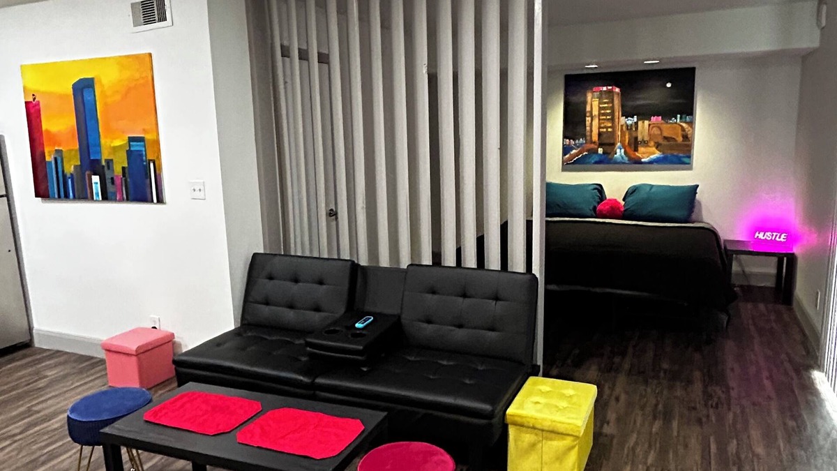 Southgate Apartment | Posh Entire Unit at NRG & Med Center