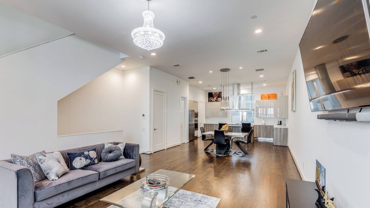 Spring Branch East House | Posh Italian home with a rooftop terrace in the heart of Houston!