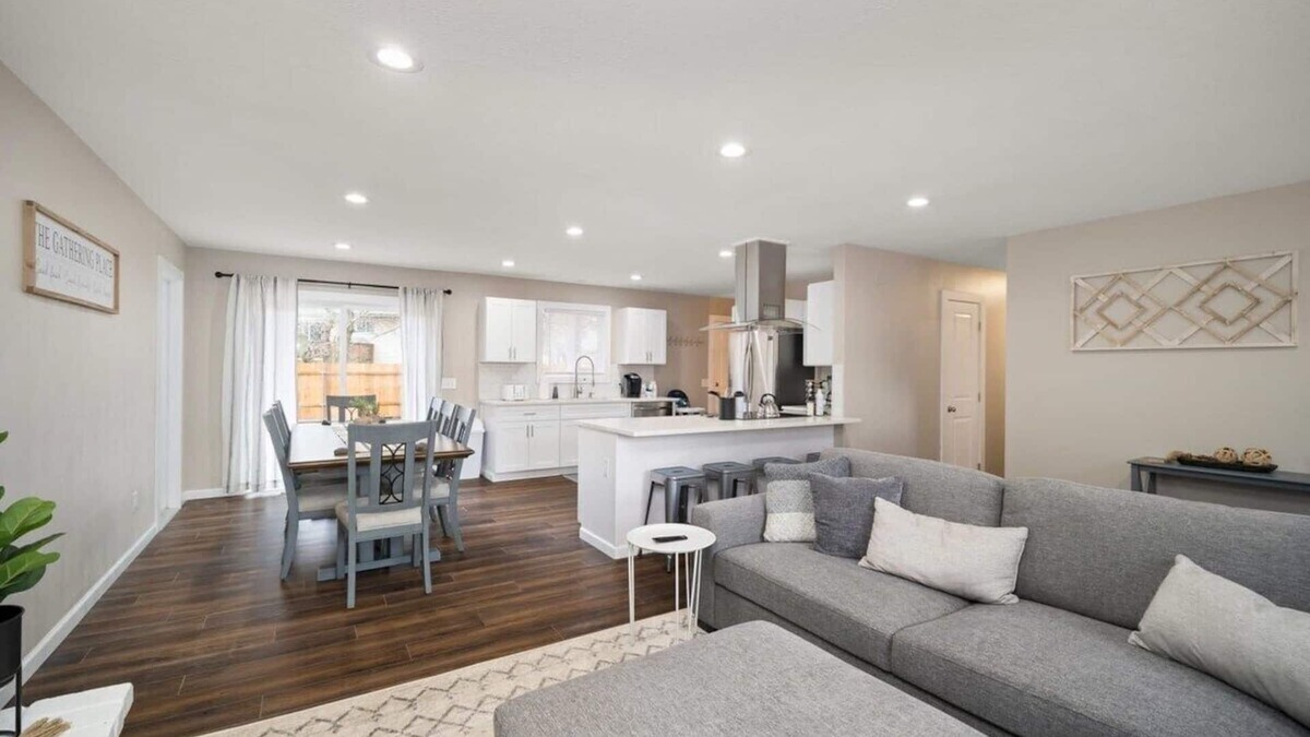 Post Falls House | Post Falls Retreat I Beautiful Family Home