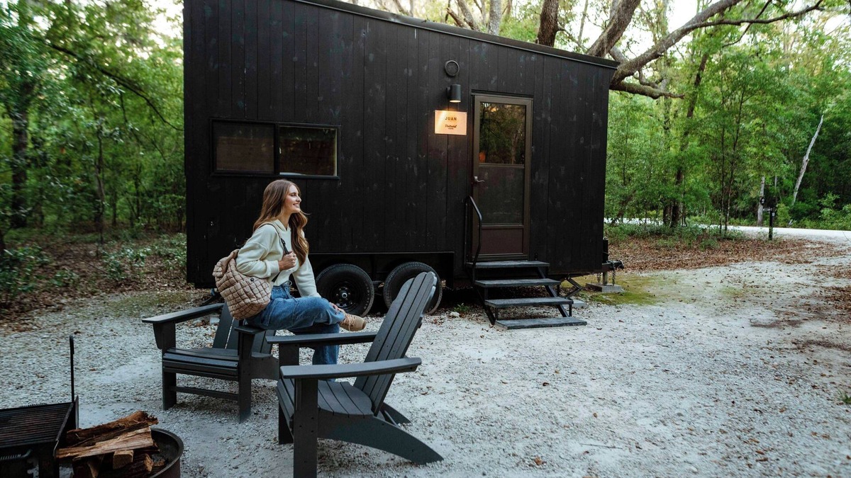 Pine River Cabin | Postcard Cabins Wild Rose