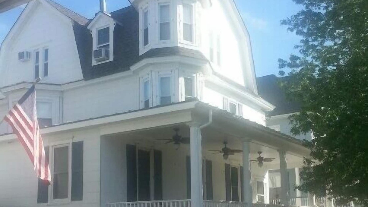 North End House | POSTED RATES SLEEPS 14. ADDITIONAL 850/WK. FOR WHOLE HOUSE TO SLEEP 20.