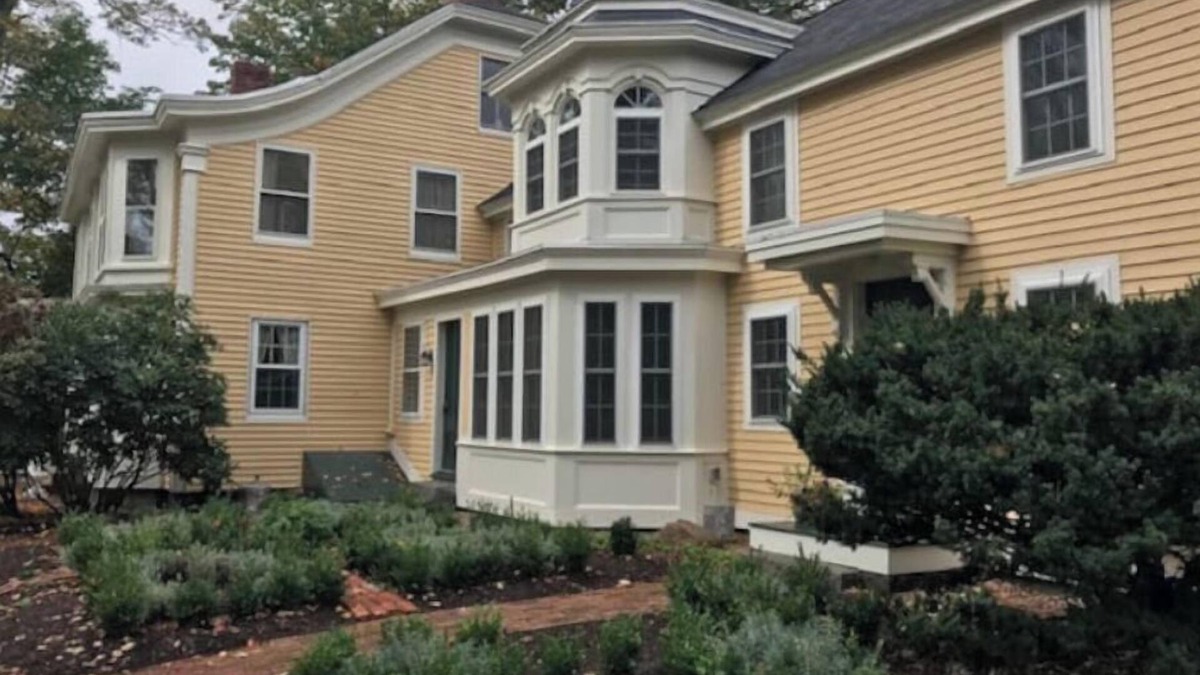 Groton House | Potager Farm Historic Private Townhouse Sleeps 4 with Pool.