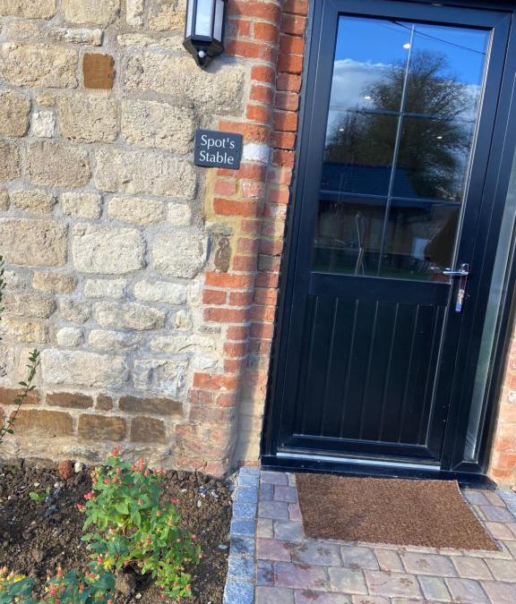 Towcester Apartment | Potcote farm stables accommodation spots stable