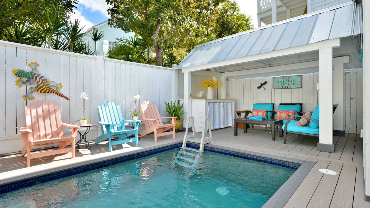Uptown - Upper Duval House | ~POTTER'S COTTAGE~ Key West charmer in great location with private pool!
