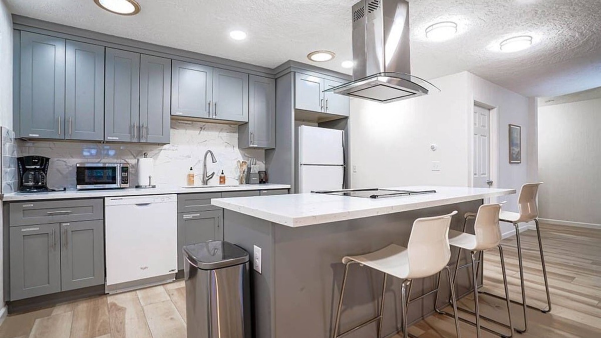 Poulsbo House | Poulsbo Scandinavian Retreat, 2 blocks to DT