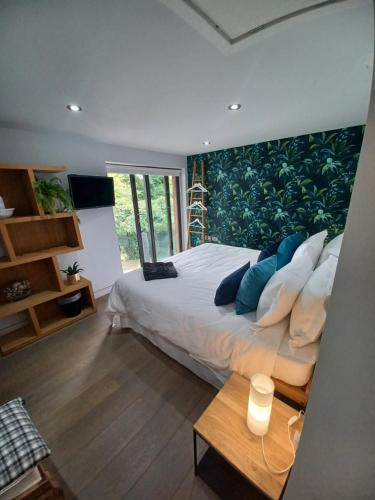 East Meon Bed & Breakfast | Pound Orchard Bed and Breakfast