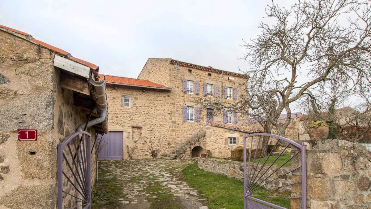 Champagnat-le-Jeune House | Pour un Séjour Reposant !
