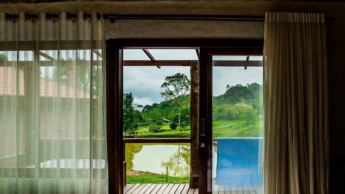Passa Vinte Hotel | Pousada Caminho dos Ipês